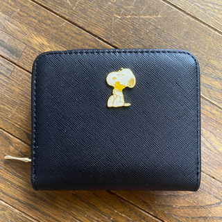 新品スヌーピー二つ折り財布