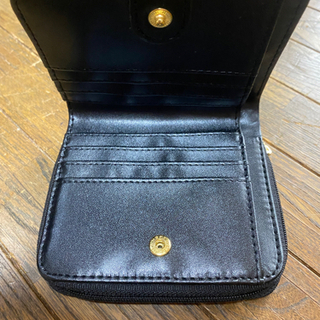 新品スヌーピー二つ折り財布の画像