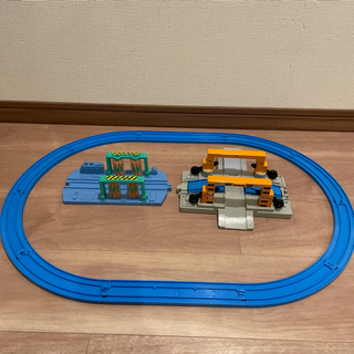 プラレール　③ 洗車　踏切　トミカ
