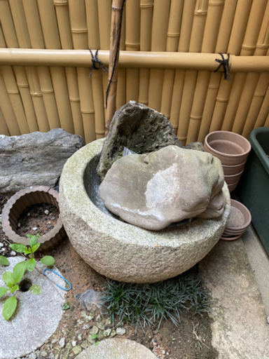石臼　敷石