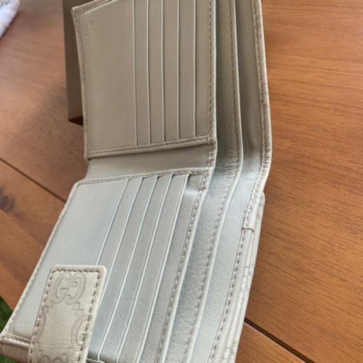 グッチ　シマレザー財布