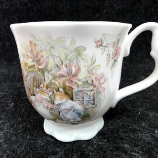 廃盤品 ロイヤルドルトン ブランブリーヘッジ マグカップ 四季全4客