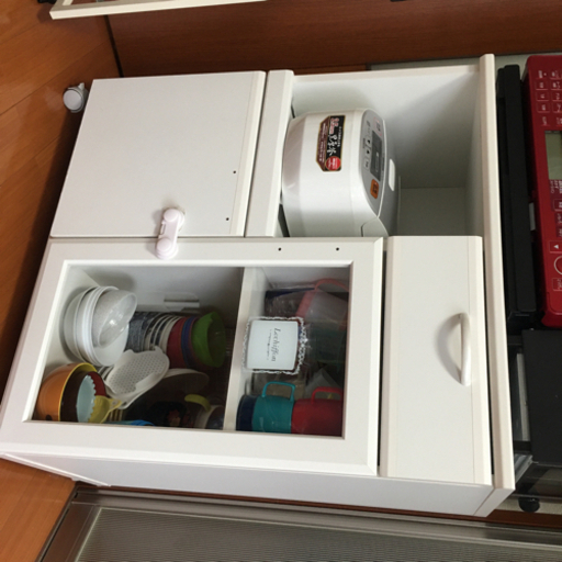 【取り引き中】炊飯器引き出し電源機能付き！キッチンラック収納　食器棚