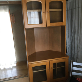 [取引中]カントリー調TVボード　高さ180cm 無料