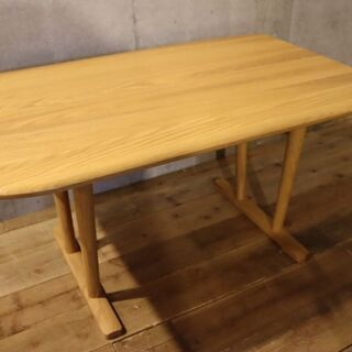 KEYUCA(ケユカ)よりオーク無垢材を使用したガボットLDテーブル です