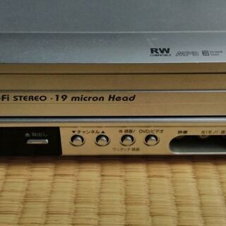 LGエレクトロニクス LG DVCR-B100 ビデオ一体型DVDプレーヤーの画像