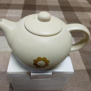 小さな急須の画像