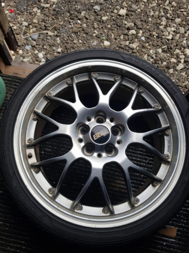 SUBARU LEGASHI から取り外すした中古アルミホイールです。