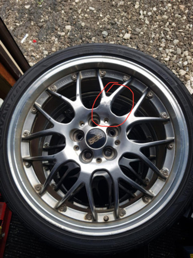 SUBARU LEGASHI から取り外すした中古アルミホイールです。
