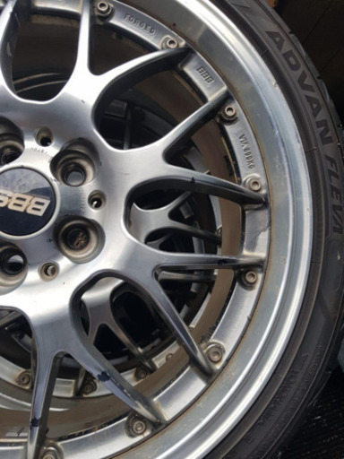 SUBARU LEGASHI から取り外すした中古アルミホイールです。