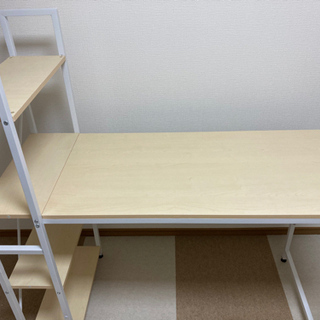 パソコンデスクの画像