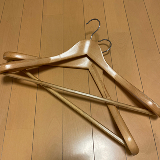 【取引中】木の4段タンスの画像