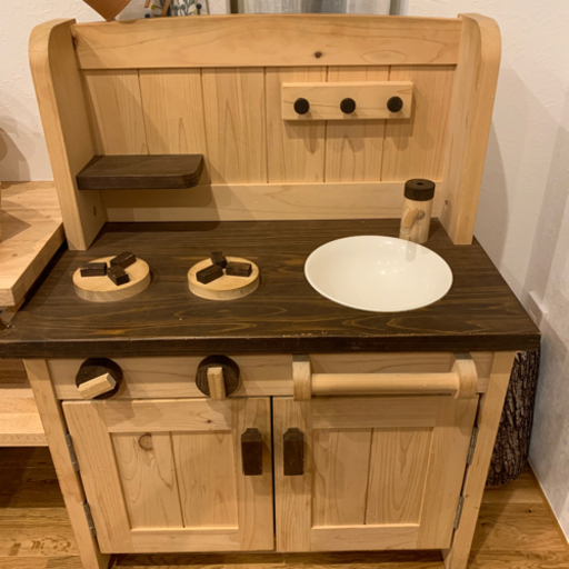 総檜の子供用キッチン