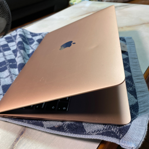 アップル　MacBook Air 2019 ピンクゴールド