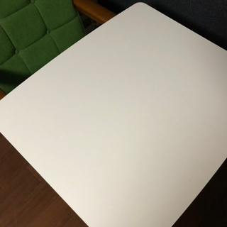 カリモク60 Kチェア 1シーター タープグリーン ＋ カフェテーブルの画像