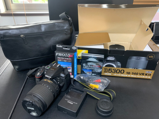 Nikon 一眼レフカメラ　D5300 18-140VRkit, バッグ&レンズ保護フィルター付き