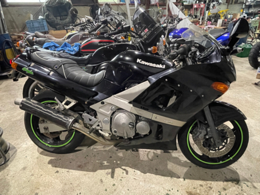 カワサキ　ニンジャ　ZZR レストアベース