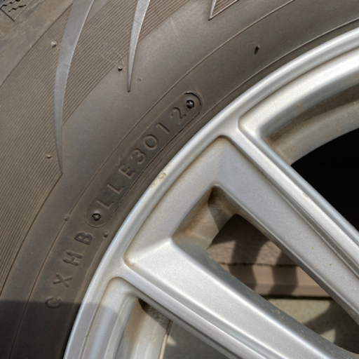 スタッドレスタイヤ　215/65/16 TOYOウィンタートランパスMK4α