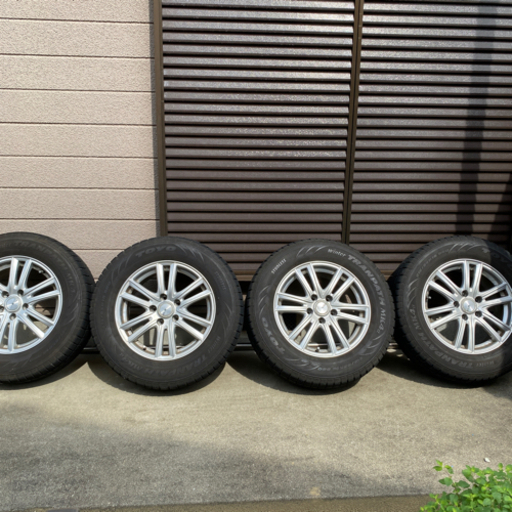 スタッドレスタイヤ　215/65/16 TOYOウィンタートランパスMK4α
