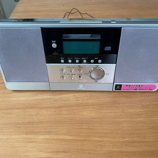 ラジオ兼CDプレーヤー　壁掛けもできる