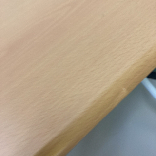 幅50cm 折りたたみコンパクトデスク(フレッタ LBR) ニトリ   2セットになります。  全体的にクリーニング済みです、特に目立つ傷などさありませんが、角に若干傷がありますので、写真にてご確認をお願い致します。  ■材質 天板：繊維板（塩化ビニル）/脚：スチール ■質量(約)：3.15kg  色：ライトブラウン 主な素材：繊維板・スチール サイズ(約)：幅50×奥行45×高さ35cm 重量：約3.15kg  140の画像