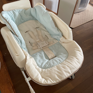 ネムリラ　ハイローチェア　手動　combi コンビの画像