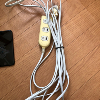 [取引先確定済] 延長コード　電源タップ　４個口　白