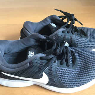 Nike  スニーカーの画像