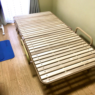 アテックス　折り畳み桐スノコベッドです
