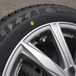 ブリヂストン ブリザック BLIZZAK VRX2 205/55R17 91Q　glitzen アルミホイール付き　スタッドレスタイヤ　4本セット　2020年製　10分山　￥49,280税込の画像