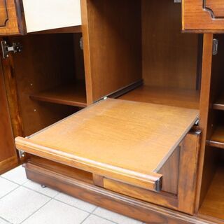 Karimoku(カリモク家具)の人気シリーズCOLONIAL(コロニアル)のレンジボードです。アメリカンカントリースタイルのクラシカルなキッチンボードはダイニングを上品な空間に♪BI118の画像