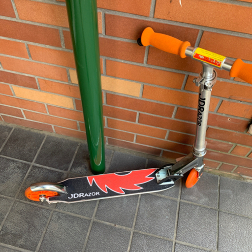 折り畳みキックボード スクーター