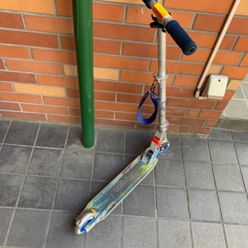 折り畳みキックボード スクーター