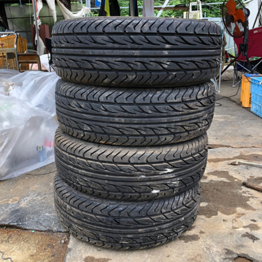 ダンロップタイヤ 185/65R 14 56H ほぼ新品