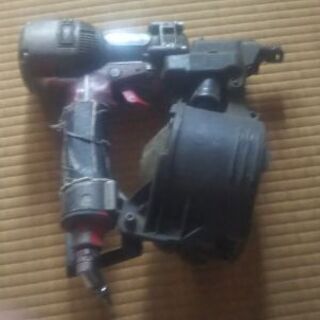 MAX高圧釘打ち機とホースセットの画像