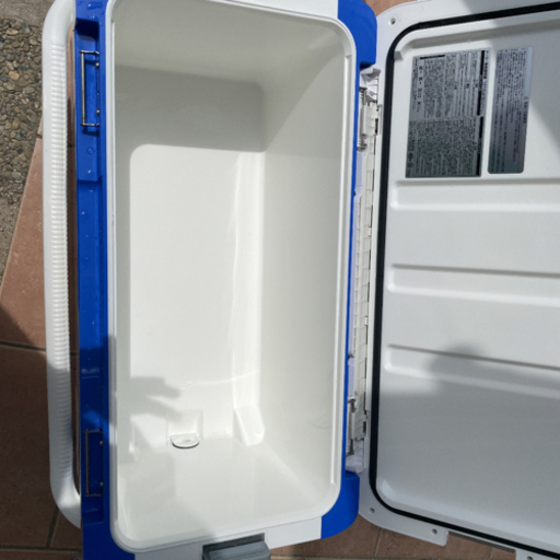 週末値下げ　キャスター付き　ダイワクーラーボックス35L Sタイプ