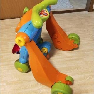 トイザらス ブルーイン　2in1　ライドアンドウォーカー


の画像