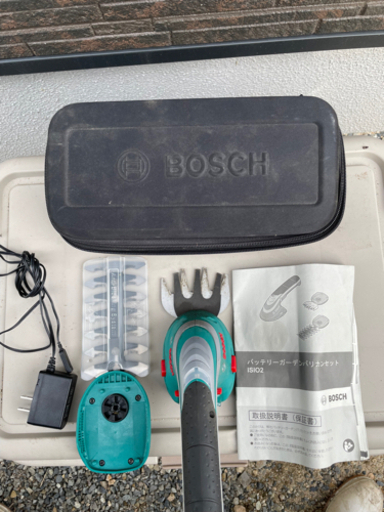 BOSCH 充電式電動バリカン　芝刈り　植木に