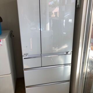 美品 ！！大型700L  三菱冷蔵庫　MR-WX71Z-W1 入荷しました！！