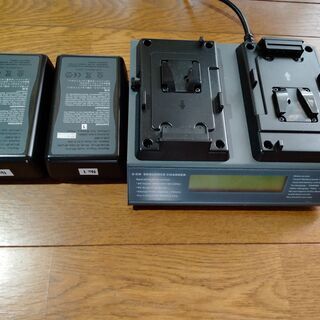 業務用カムコーダー用リチウムイオンバッテリー及び専用充電器の画像