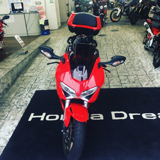 低走行★ホンダ VFR800F 2017年式 HONDA★装備品25万の画像
