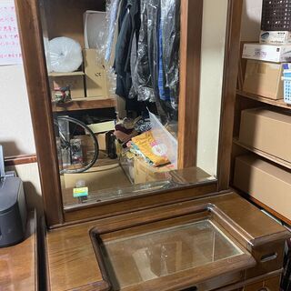ちょっと昔の立派なドレッサー　鏡台  隠し棚あり　コンセント付き...