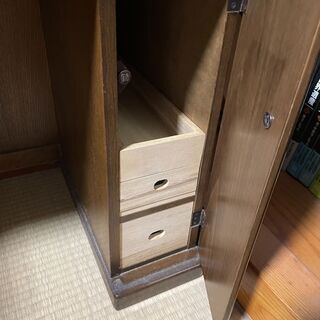 ちょっと昔の立派なドレッサー　鏡台  隠し棚あり　コンセント付き　手作りカバー付き 取りに来られる方の画像