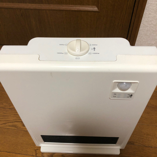 即日お渡し可能です☆スリーアップ CH-1212S-WH セラミックヒーター 人感センサー付き ホワイトの画像