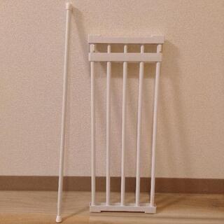 【あげます】突っ張り棚＋目隠しカーテン セットの画像