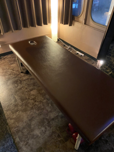 高田製、施術ベッド