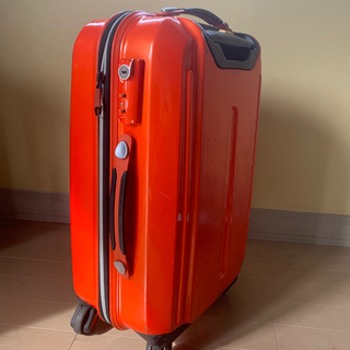 スーツケース　機内持ち込み用　差し上げます。