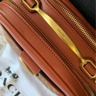 coachショルダーバッグの画像