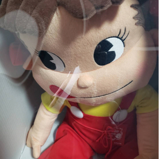 （お取引きありがとうございました）ペコちゃんビッグサイズぬいぐるみの画像