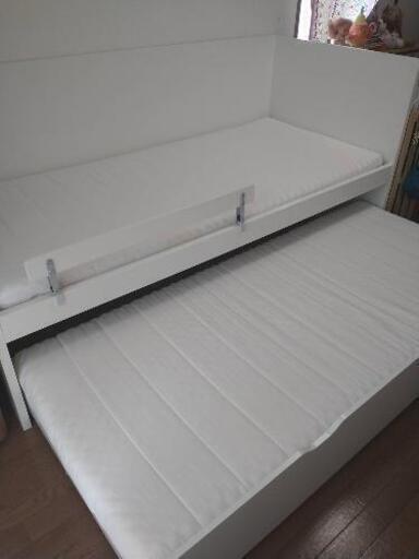 IKEA　引き出し式二段ベッド　マットレス付き